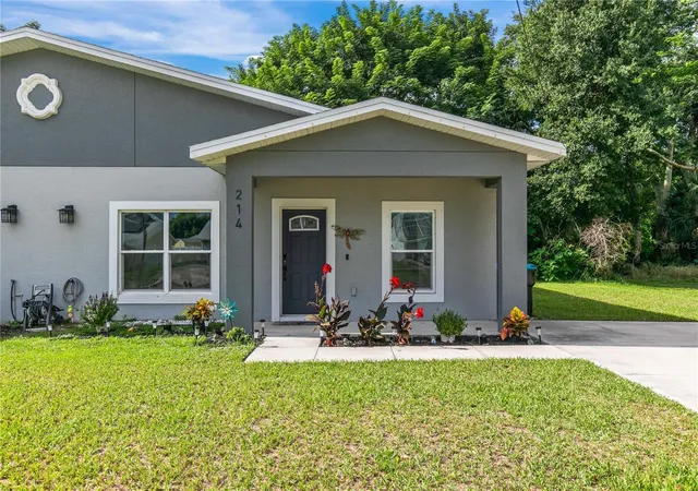 Photo 1 of Multi family home for sale at 214 W 15th St, Apopka, FL 32703 | MLS# S5156037 | Listing updated on 2026-10-03