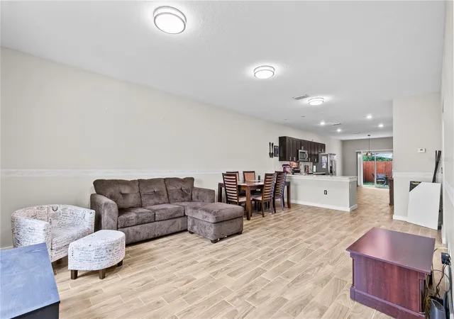Photo 4 of Multi family home for sale at 214 W 15Th St, Apopka, FL 32703 | MLS# S5156037 | Listing updated on 2026-10-03