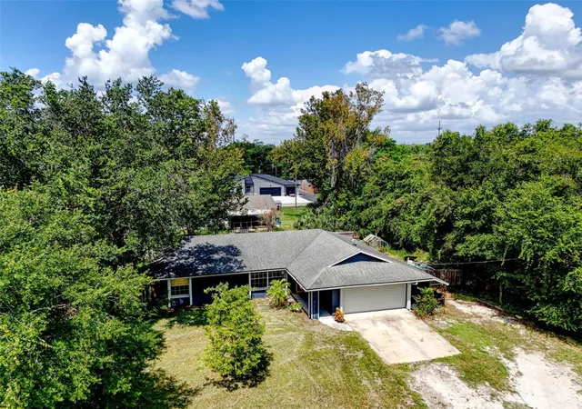 3rd image of 2380 Pemberton St, Oviedo, FL 32765 | MLS# O6435485