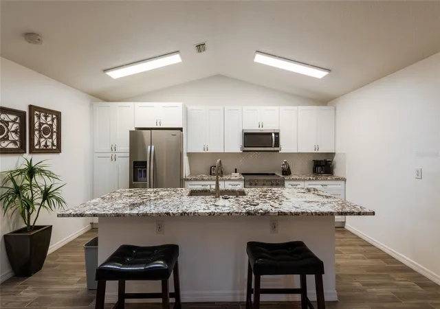 Listing Photo 4 - Condo for sale in building located at 1213 Benedict Ct, SARASOTA, FL 34237