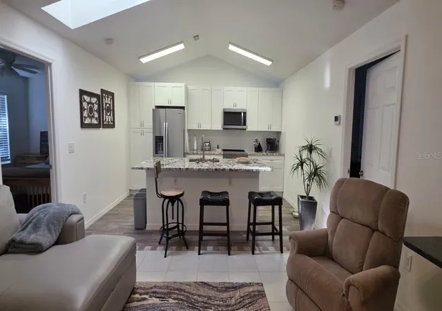 5th image of 1213 Benedict Ct, Sarasota, FL 34237 | MLS# TB8541085