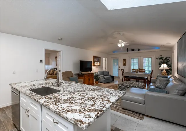 Listing Photo 5 - Condo for sale in building located at 1213 Benedict Ct, SARASOTA, FL 34237
