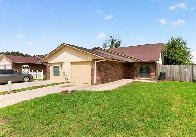 Photo 1 of Townhouse for sale at 7797 Ne 20th Court, Ocala, FL 34479 | MLS# OM730819 | Listing updated on 2026-09-05