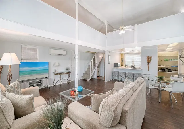 3rd image of 3453 Gulf Of Mexico Dr, Longboat Key, FL 34228
