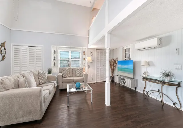 4th image of 3453 Gulf Of Mexico Dr, Longboat Key, FL 34228