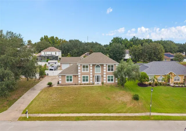 Photo 2 of Single family home for sale at 16017 Lanesboro Ct, Clermont, FL 34711 | MLS# O6435498 | Listing updated on 2026-08-27