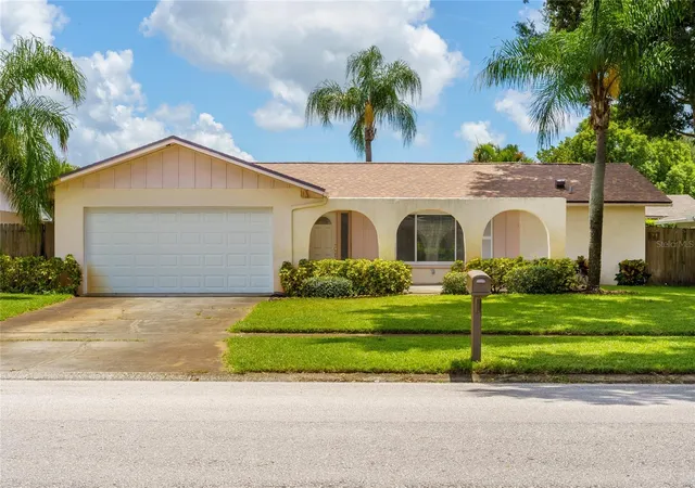 3rd image of 2419 Timbercrest Cir W, Clearwater, FL 33763 | MLS# TB8541105