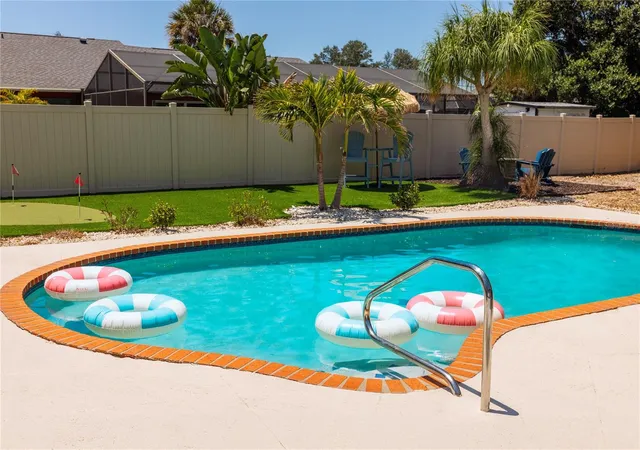 2nd image of 2108 42nd St W, Bradenton, FL 34205 | MLS# A4703644
