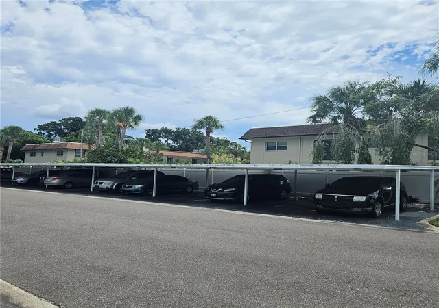 3rd image of 802 Brandy Wine Dr, Largo, FL 33771 | MLS# TB8541122