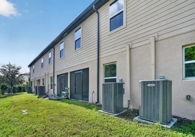 45th image of 1556 Wynford Cir, Tavares, FL 32778 | MLS# O6435519