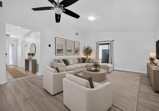 Photo 4 of Single family home for sale at 3917 Sawyerwood Rd, Sarasota, FL 34233 | MLS# C7529837 | Listing updated on 2026-09-17