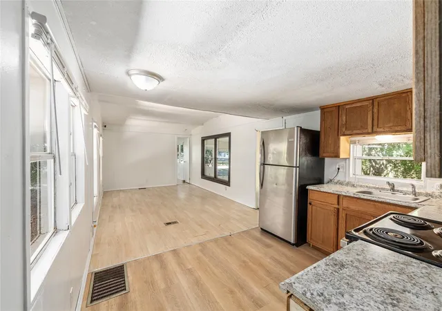 Photo 3 of Manufactured home for sale at 2901 Sw 91St St, Ocala, FL 34476 | MLS# OM730828 | Listing updated on 2026-10-07