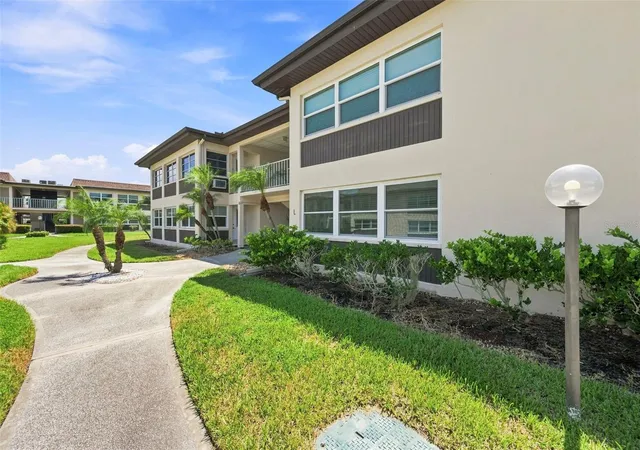 Photo 5 of Condo for sale at 4715 Jasper Dr #103, New Port Richey, FL 34652 | MLS# W7888800 | Listing updated on 2026-08-28