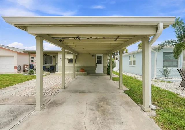 5th image of 13313 2Nd St E, Madeira Beach, FL 33708 | MLS# TB8541145