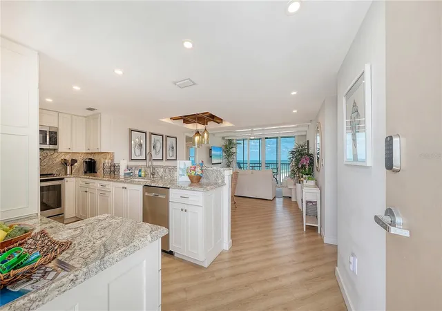 Listing Photo 4 - Condo for sale in building located at 6300 Midnight Pass Rd, Sarasota, FL 34242 - Unit #809