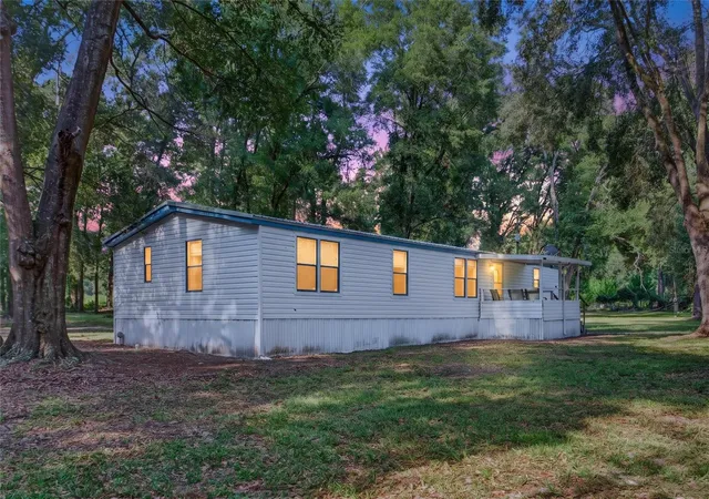 Photo 2 of Manufactured home for sale at 304 Colgate Loop, Fort White, FL 32038 | MLS# GC542914 | Listing updated on 2026-08-26