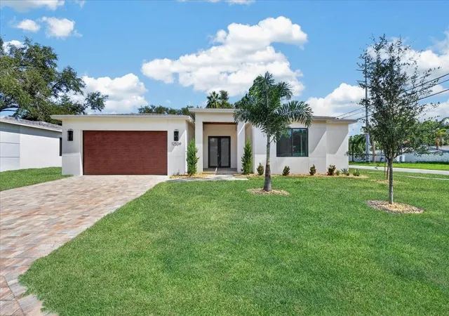 2nd image of 12509 83rd Ave, Seminole, FL 33776 | MLS# L4964476