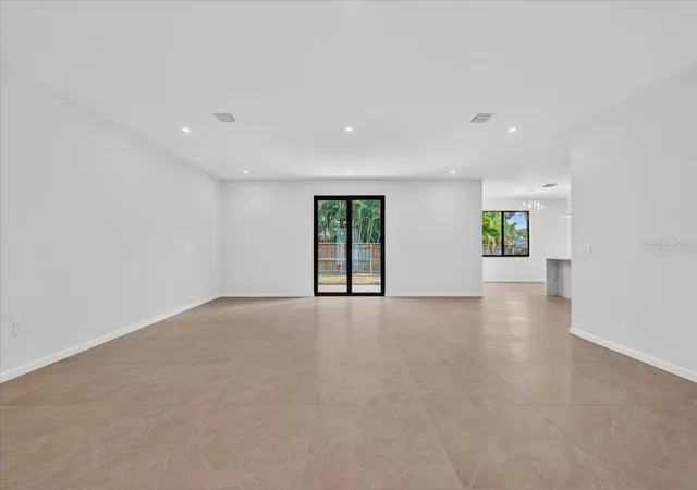 5th image of 12509 83Rd Ave, Seminole, FL 33776 | MLS# L4964476