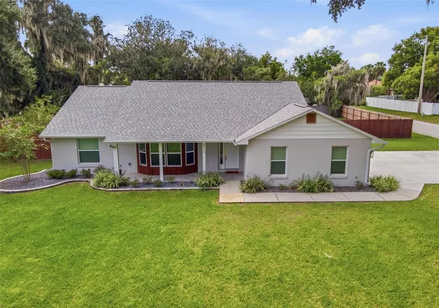 Photo 2 of Single family home for sale at 5240 Royal Oak Dr, Fruitland Park, FL 34731 | MLS# G5116757 | Listing updated on 2026-09-01