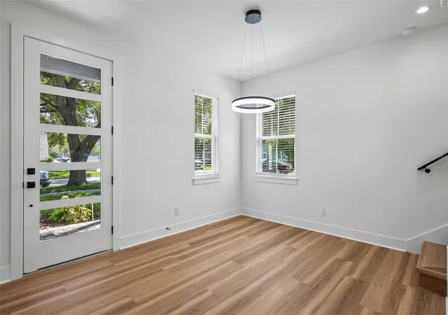 image of 87 W Muriel St, Orlando, FL 32806 | MLS# O6435555