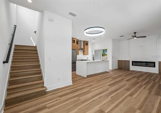 image of 87 W Muriel St, Orlando, FL 32806 | MLS# O6435555
