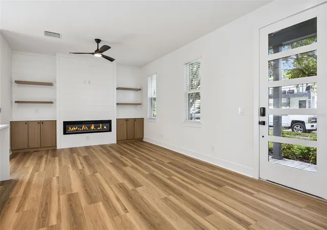 Photo 4 of Townhouse for sale at 87 W Muriel St, Orlando, FL 32806 | MLS# O6435555 | Listing updated on 2026-10-09