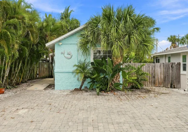 3rd image of 13123 4Th St E, Madeira Beach, FL 33708 | MLS# TB8541170