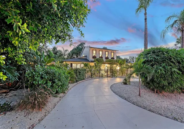 53rd image of 3624 S Lockwood Ridge Rd, Sarasota, FL 34239 | MLS# A4703672