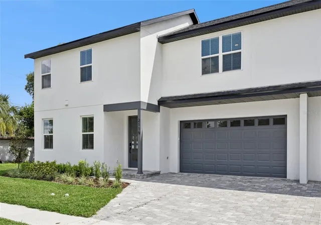 Photo 1 of Townhouse for sale at 2119 W Lucerne Ter, Orlando, FL 32806 | MLS# O6435562 | Listing updated on 2026-10-09
