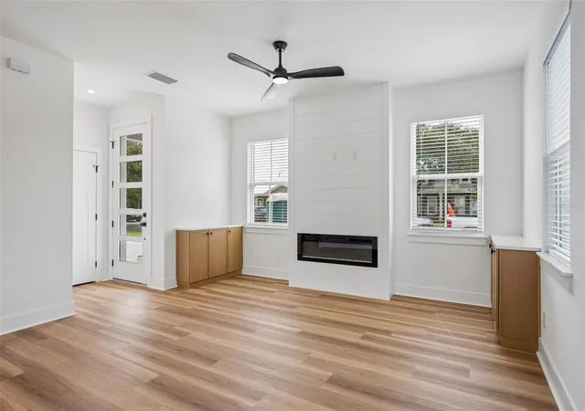 image of 2119 W Lucerne Ter, Orlando, FL 32806 | MLS# O6435562