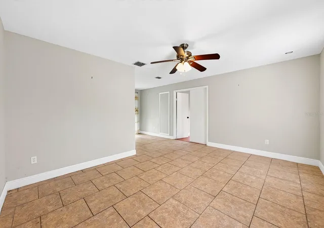 Photo 3 of Single family home for sale at 6045 Wedgewood Cir, Orlando, FL 32808 | MLS# O6435564 | Listing updated on 2026-09-02