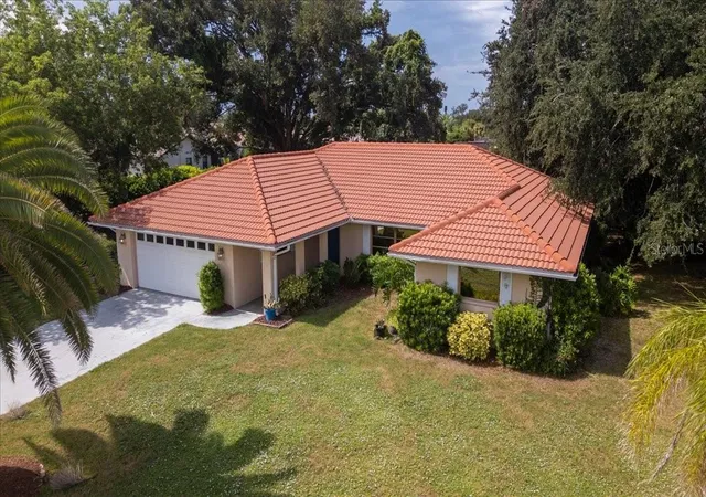 Photo 2 of Single family home for sale at 1608 Bob O Link Dr, Venice, FL 34293 | MLS# A4703674 | Listing updated on 2026-09-02