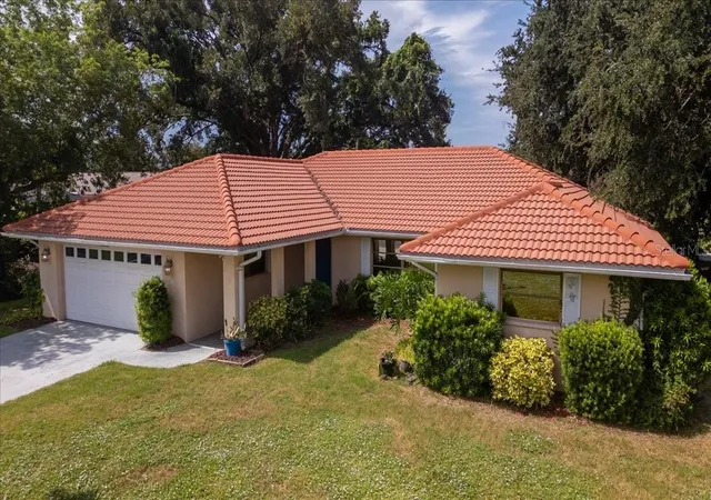 Photo 1 of Single family home for sale at 1608 Bob O Link Dr, Venice, FL 34293 | MLS# A4703674 | Listing updated on 2026-09-02