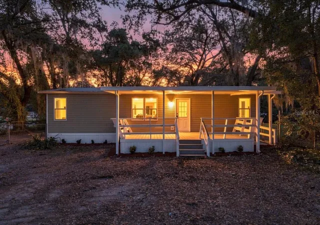 1st image of 3206 Oakland Rd N, Lakeland, FL 33801 | MLS# L4964478