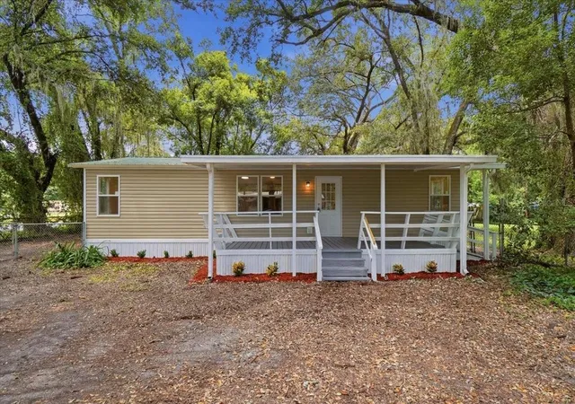 2nd image of 3206 Oakland Rd N, Lakeland, FL 33801 | MLS# L4964478