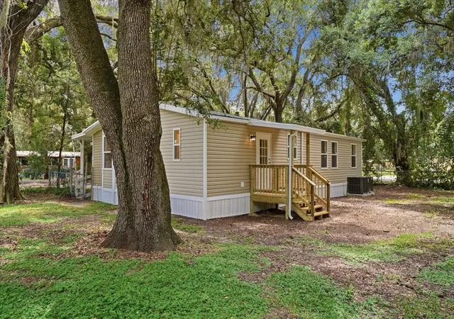 4th image of 3206 Oakland Rd N, Lakeland, FL 33801 | MLS# L4964478