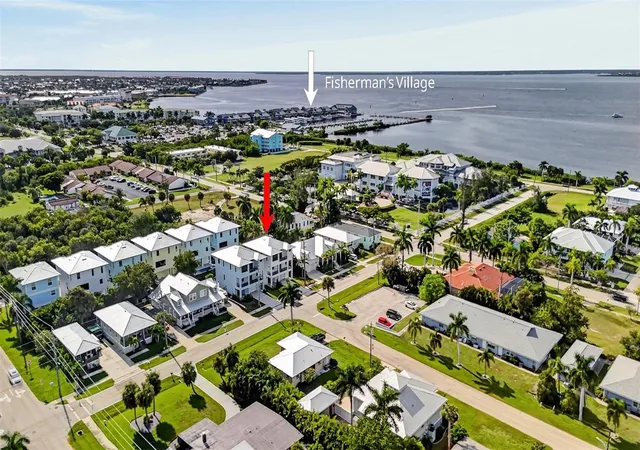 Photo 1 of Single family home for sale at 207 Shreve St, Punta Gorda, FL 33950 | MLS# C7529842 | Listing updated on 2026-10-29
