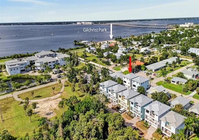 Photo 2 of Single family home for sale at 207 Shreve St, Punta Gorda, FL 33950 | MLS# C7529842 | Listing updated on 2026-10-29