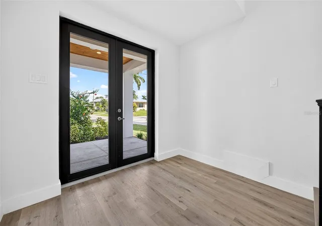Photo 4 of Single family home for sale at 207 Shreve St, Punta Gorda, FL 33950 | MLS# C7529842 | Listing updated on 2026-10-29