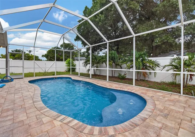 Photo 1 of Single family home for sale at 12499 82Nd Ter, Seminole, FL 33772 | MLS# TB8541192 | Listing updated on 2026-09-29