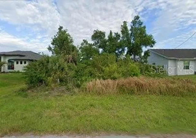 3rd image of 2137 Lorraine Dr, Port Charlotte, FL 33953 | MLS# A4703676