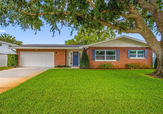 2nd image of 2034 58th Ln N, Clearwater, FL 33760 | MLS# TB8541194