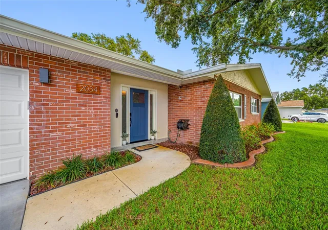 3rd image of 2034 58Th Ln N, Clearwater, FL 33760 | MLS# TB8541194