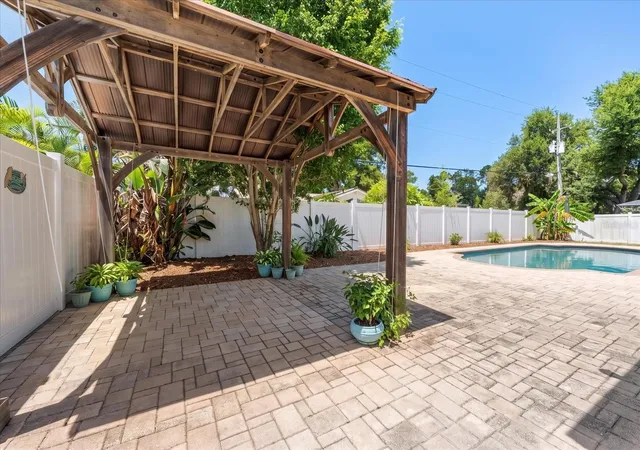 2nd image of 10928 118th St, Seminole, FL 33778 | MLS# TB8541196