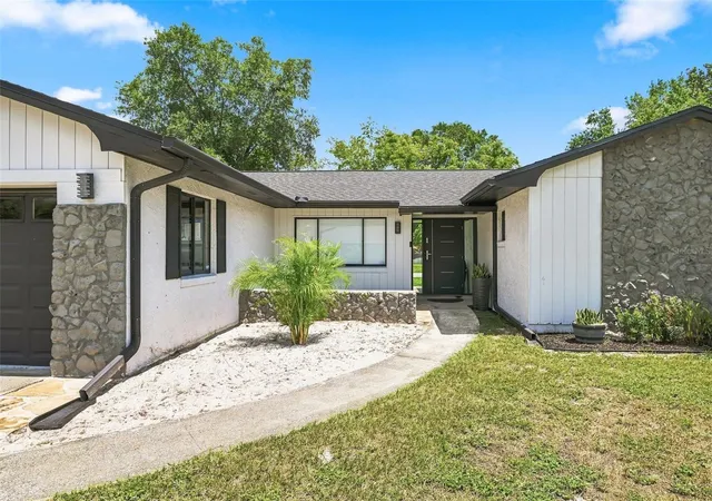 Photo 3 of Single family home for sale at 6349 Marlberry Dr, Orlando, FL 32819 | MLS# O6435578 | Listing updated on 2026-10-01