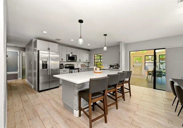 Photo 3 of Single family home for sale at 6349 Marlberry Dr, Orlando, FL 32819 | MLS# O6435578 | Listing updated on 2026-10-20