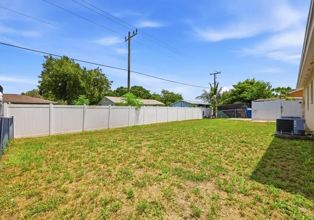 36th image of 519 65th Ave W, Bradenton, FL 34207 | MLS# A4703682