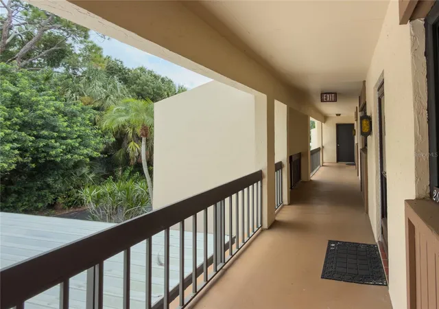 2nd image of 2448 Clubhouse Dr #202, Sarasota, FL 34232 | MLS# A4703684