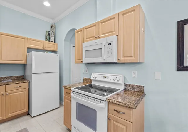 4th image of 1202 Auburn Cove Cir, Venice, FL 34292 | MLS# N6145440