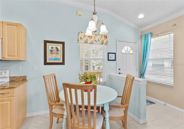 5th image of 1202 Auburn Cove Cir, Venice, FL 34292 | MLS# N6145440